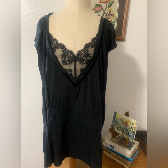 DKNY Black V-neck Top with Lace Trim - Picture 4 of 11